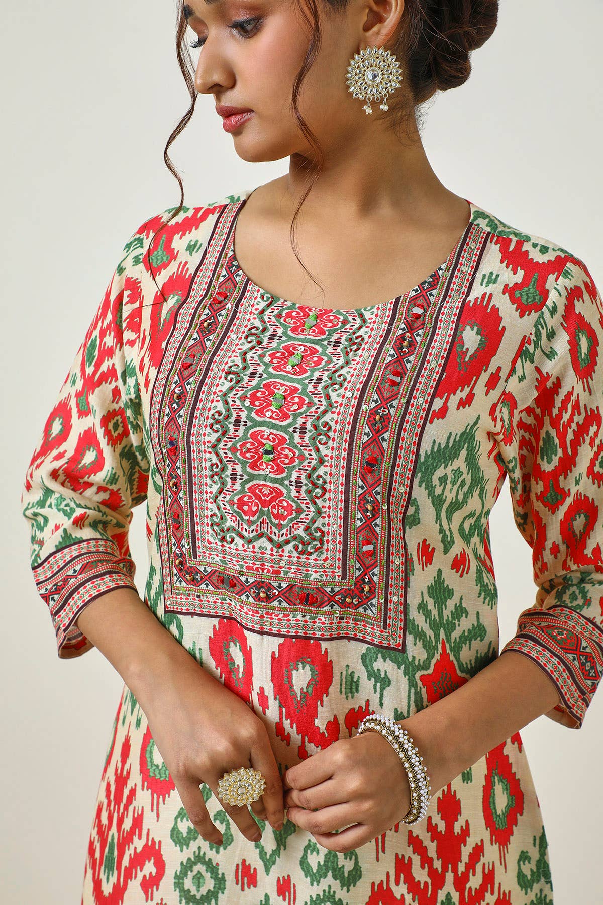 Cream Printed Linen Blend Kurta With Mirror Work - View 2