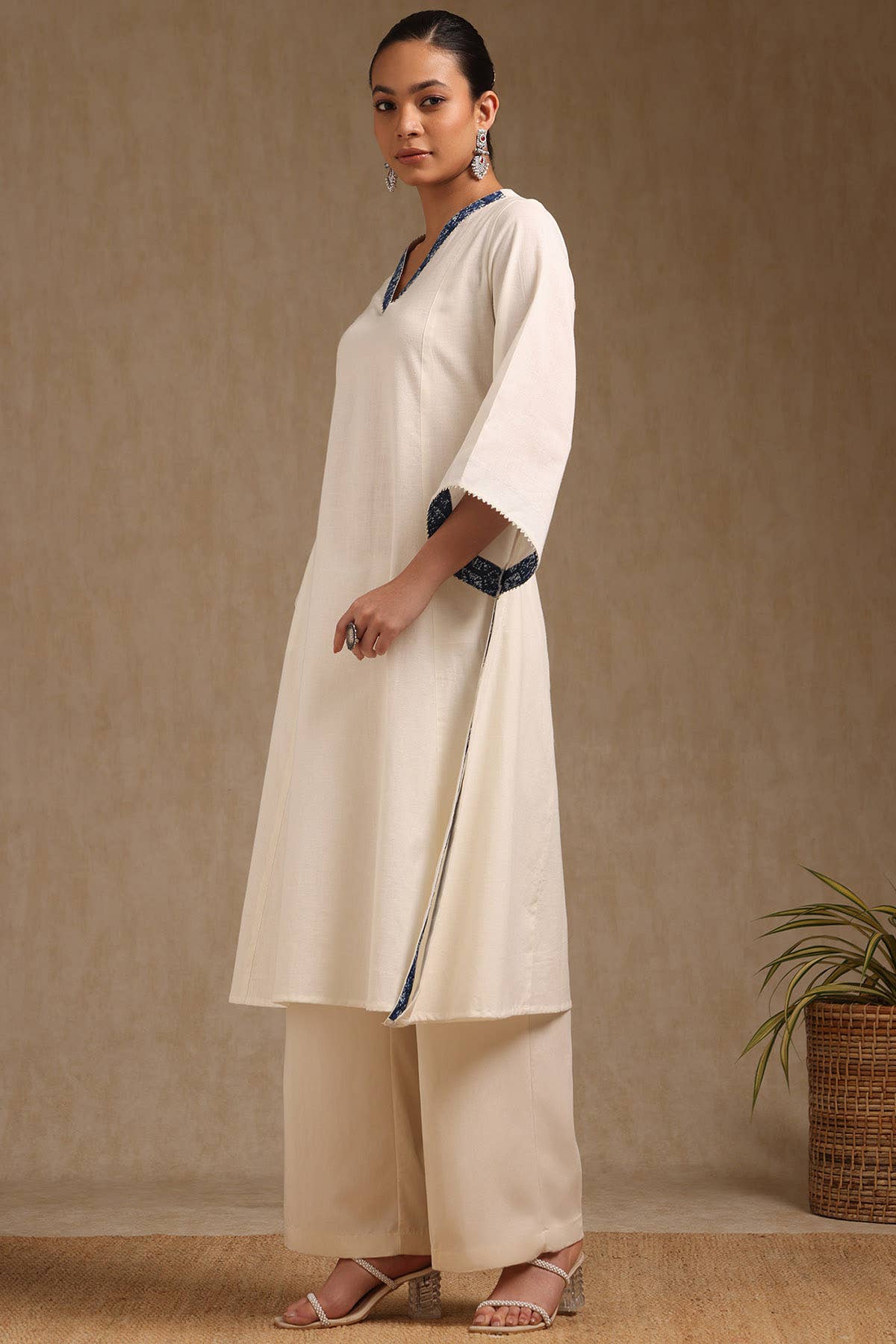 Off White Cotton Contrast Printed V-Neck A-Line Kurta - View 3