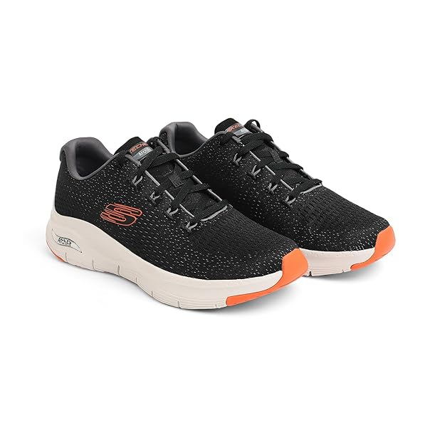 Skechers Men Arch Fit Takar Sneakers - View 2
